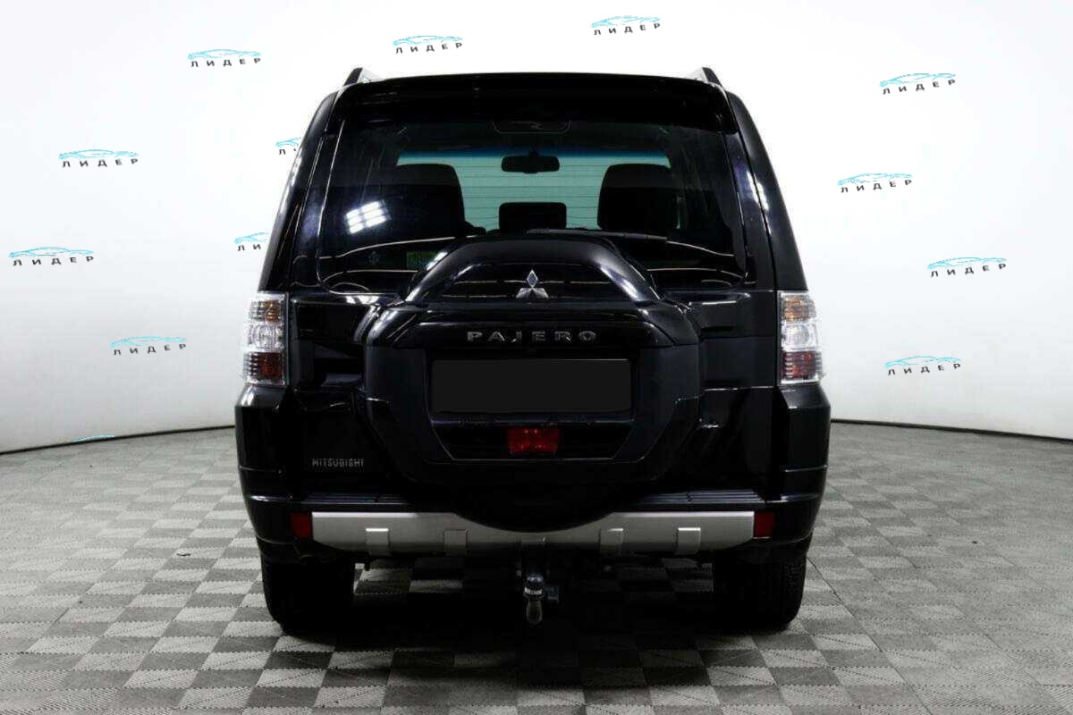 Б/У Митсубиши Паджеро 2018 года. Фото: #4