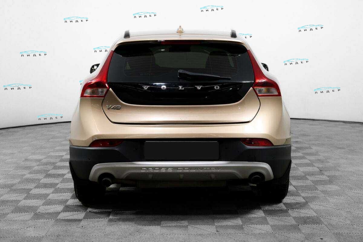 Б/У Вольво В40 Кросс Кантри 2013 года. Фото: #5