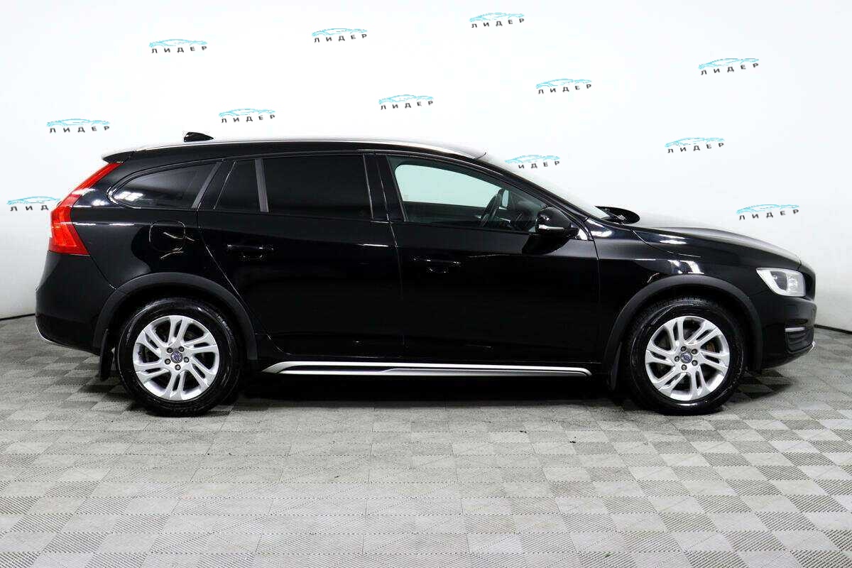 Б/У Вольво В60 Кросс Кантри 2018 года. Фото: #3