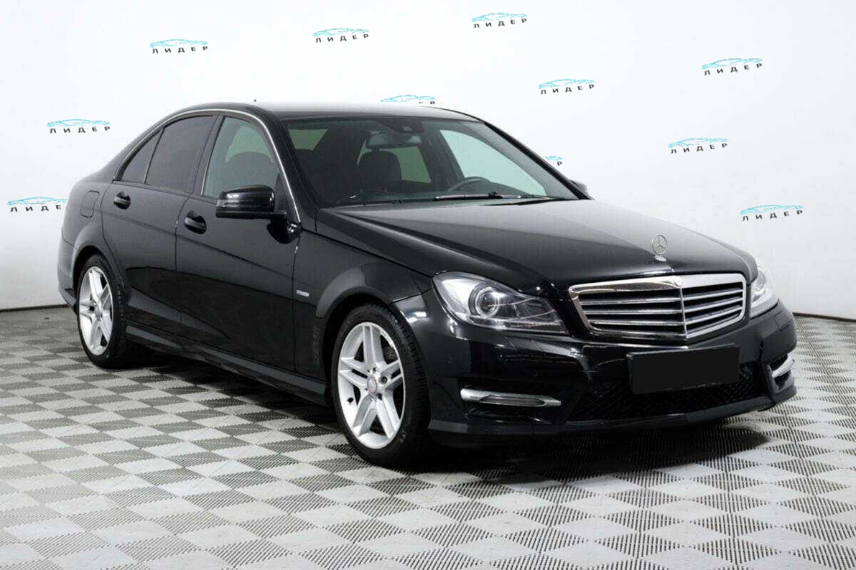 Б/У Мерседес-Бенц Ц-Класс 2011 года. Фото: #2