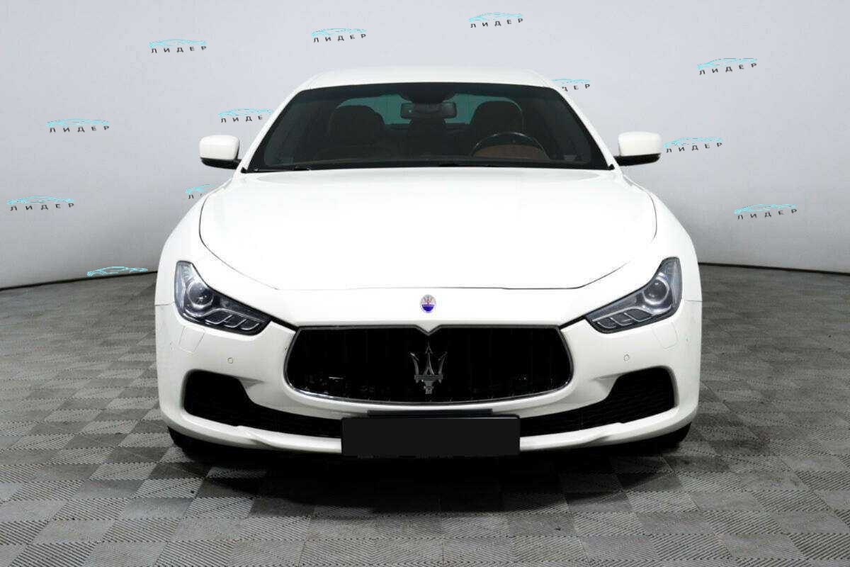 Б/У Мазератти Гибли 2014 года. Фото: #1