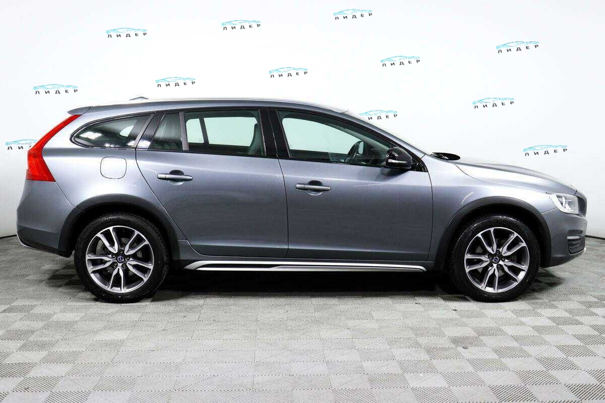 Б/У Вольво В60 Кросс Кантри 2018 года. Фото: #3