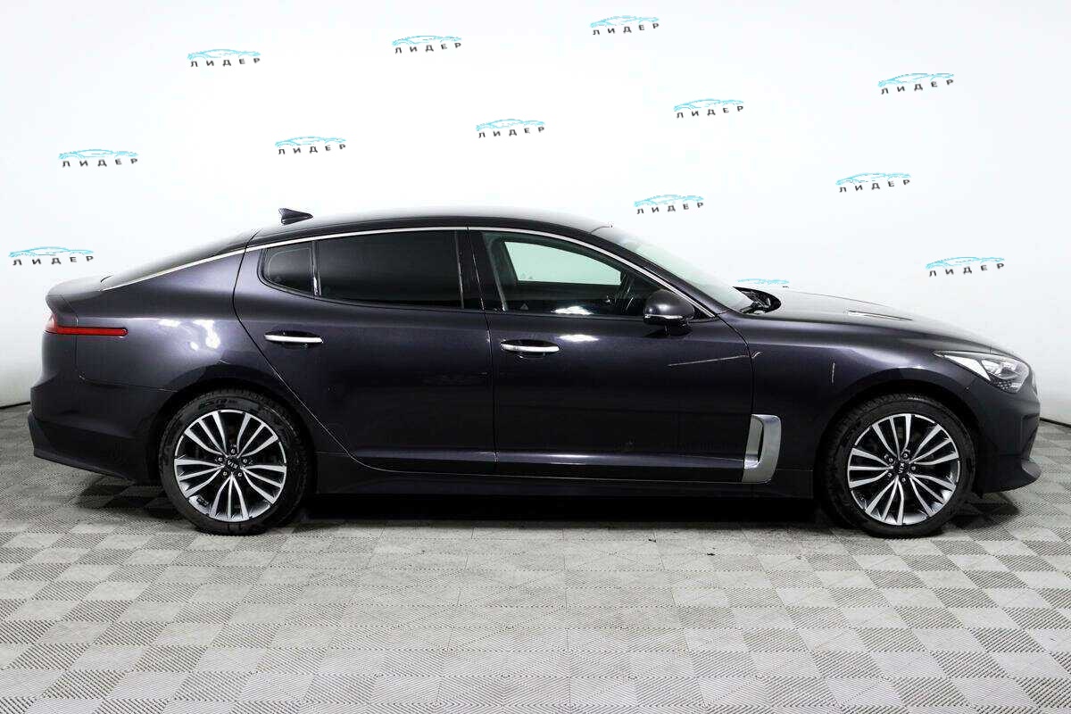 Б/У Киа Стингер 2018 года. Фото: #3