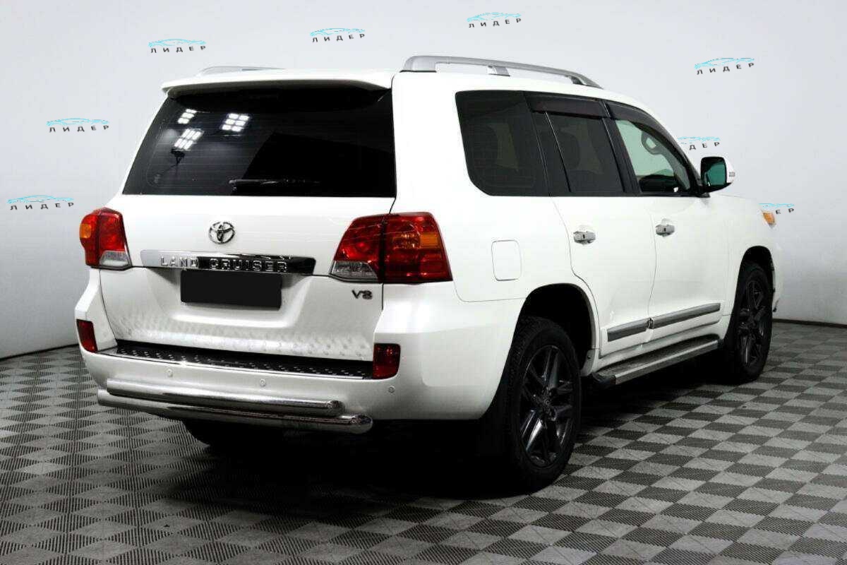 Б/У Тойота Лэнд Крузер 2012 года. Фото: #4