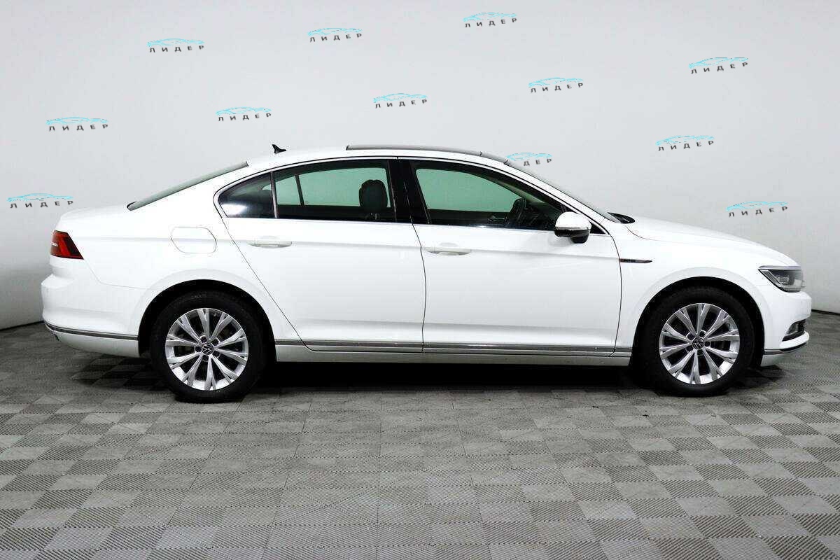 Б/У Фольксваген Пассат 2018 года. Фото: #2