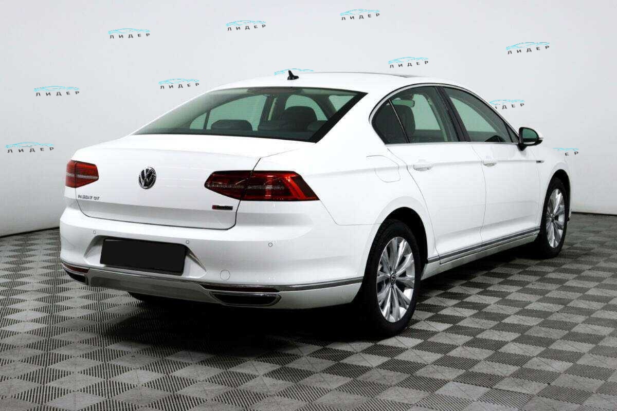 Б/У Фольксваген Пассат 2018 года. Фото: #3