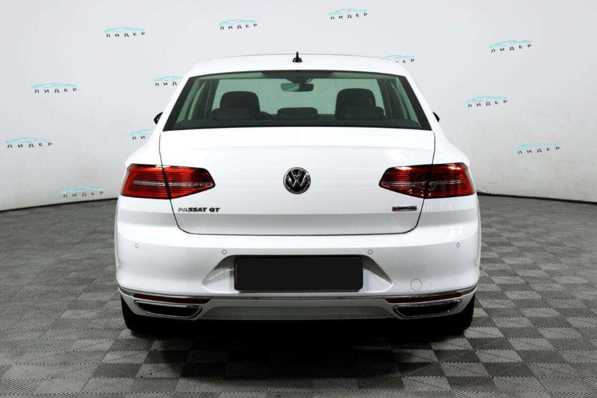 Б/У Фольксваген Пассат 2018 года. Фото: #4
