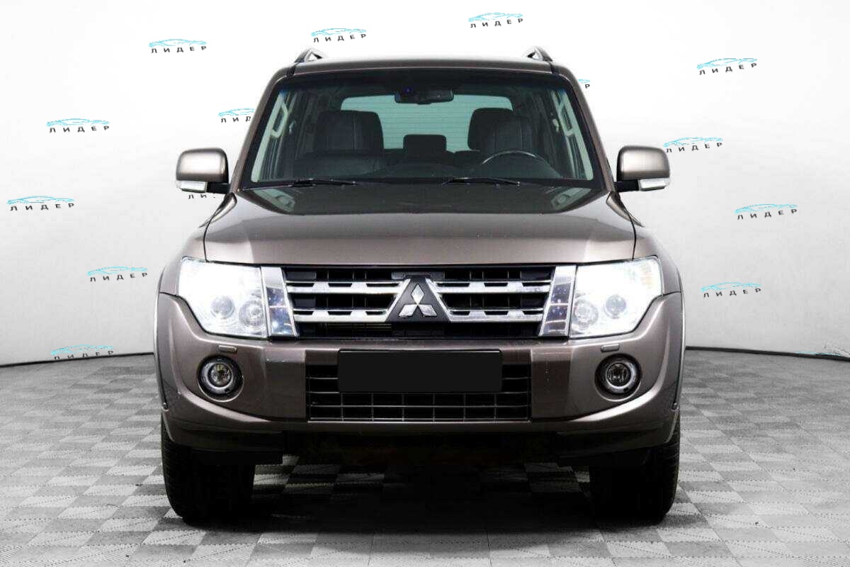 Б/У Митсубиши Паджеро 2011 года. Фото: #1