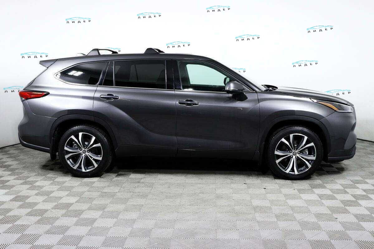 Б/У Тойота Хайлэндер 2021 года. Фото: #3