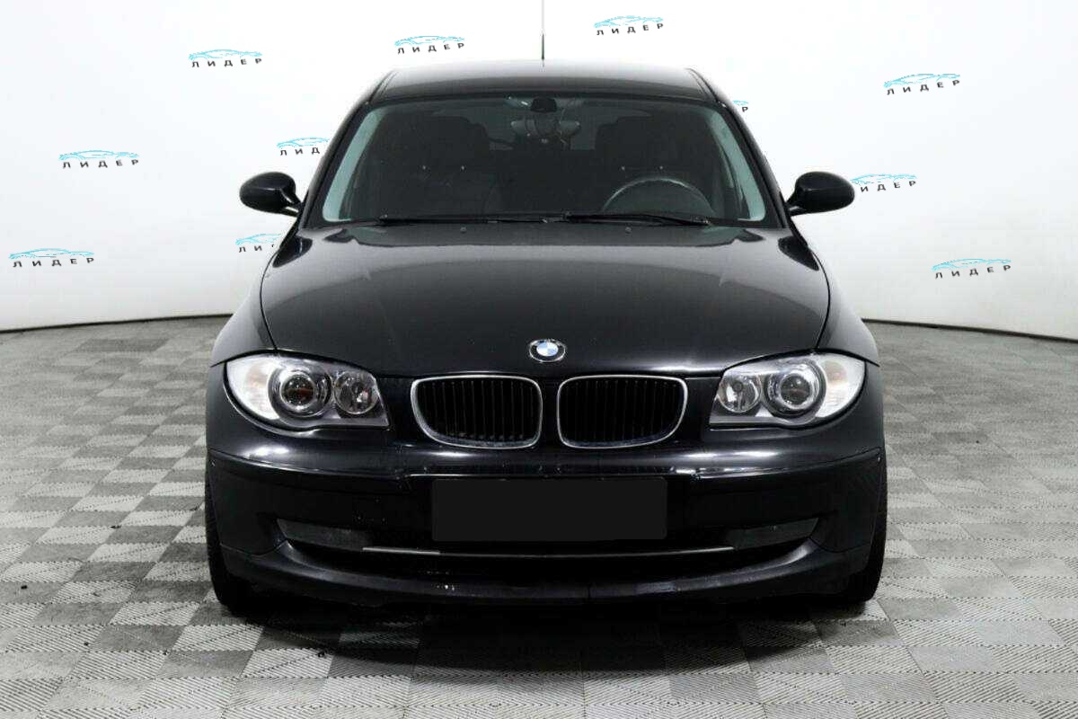 Б/У БМВ 1 серии 2009 года. Фото: #1