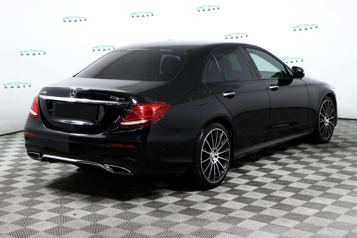Б/У Мерседес-Бенц Е-Класс 2017 года. Фото: #4