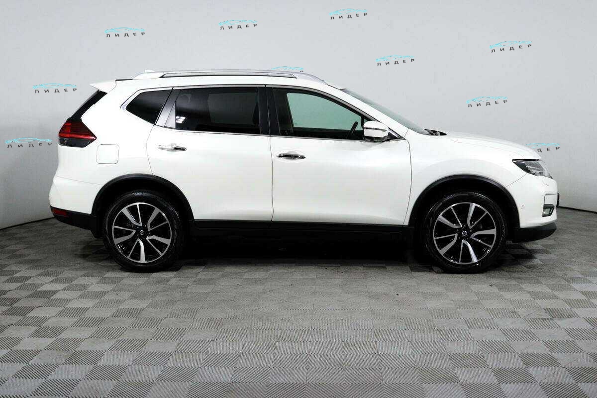 Б/У Ниссан Икс-Трейл 2021 года. Фото: #3