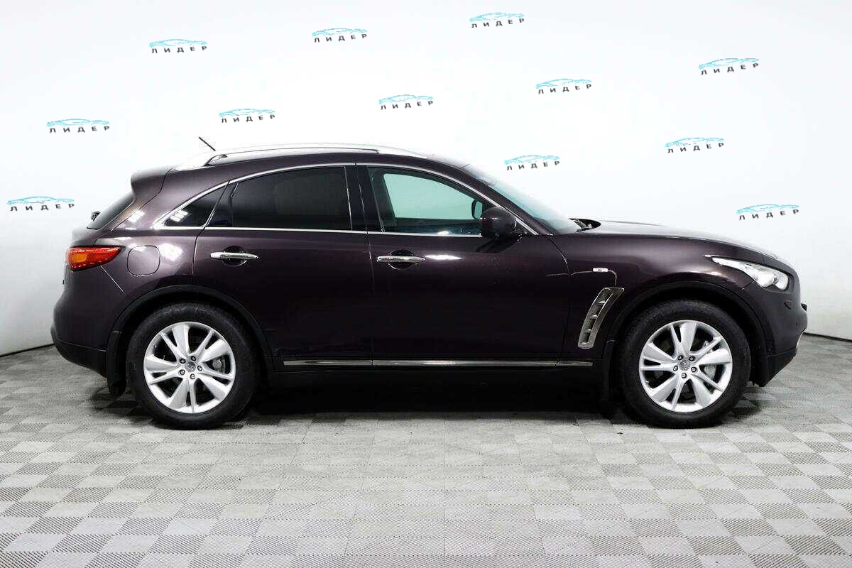 Б/У Инфинити Ф-Икс 2012 года. Фото: #3