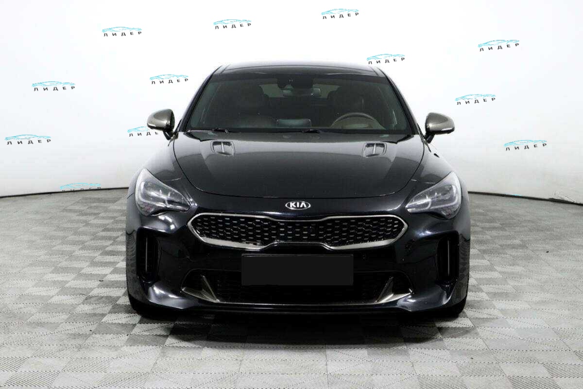 Б/У Киа Стингер 2018 года. Фото: #1
