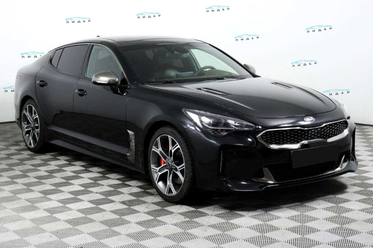 Б/У Киа Стингер 2018 года. Фото: #2