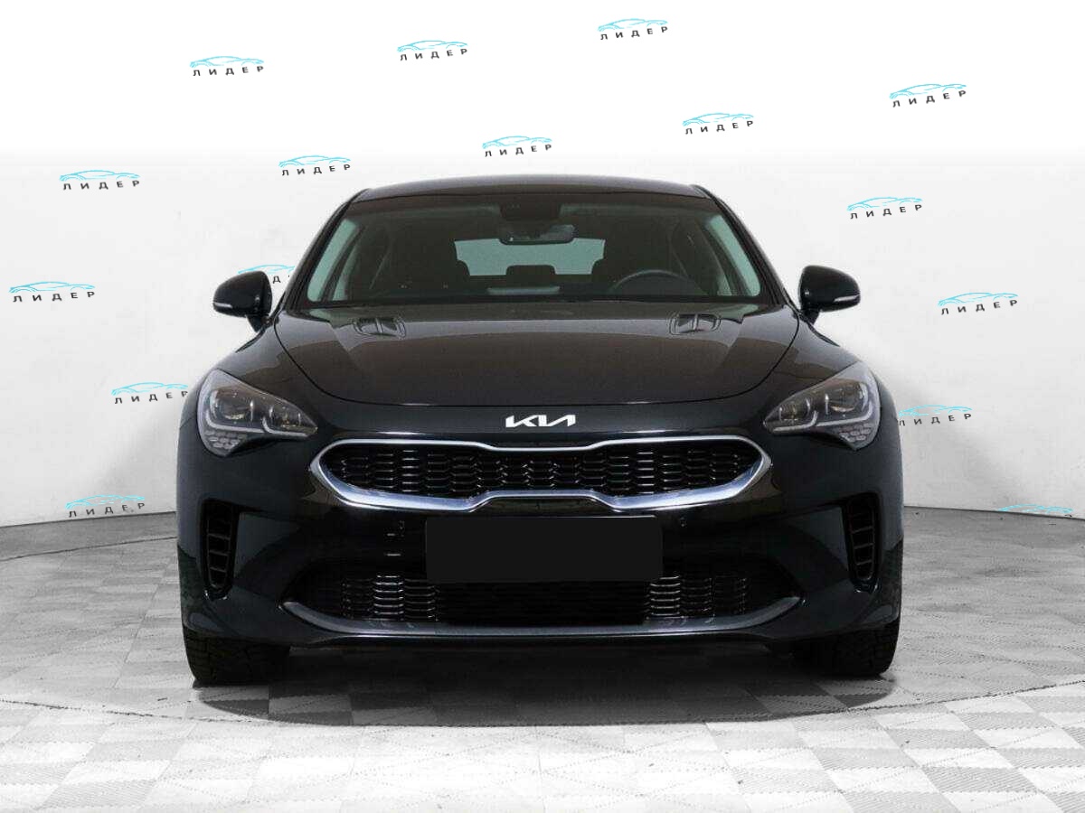 Б/У Киа Стингер 2023 года. Фото: #1