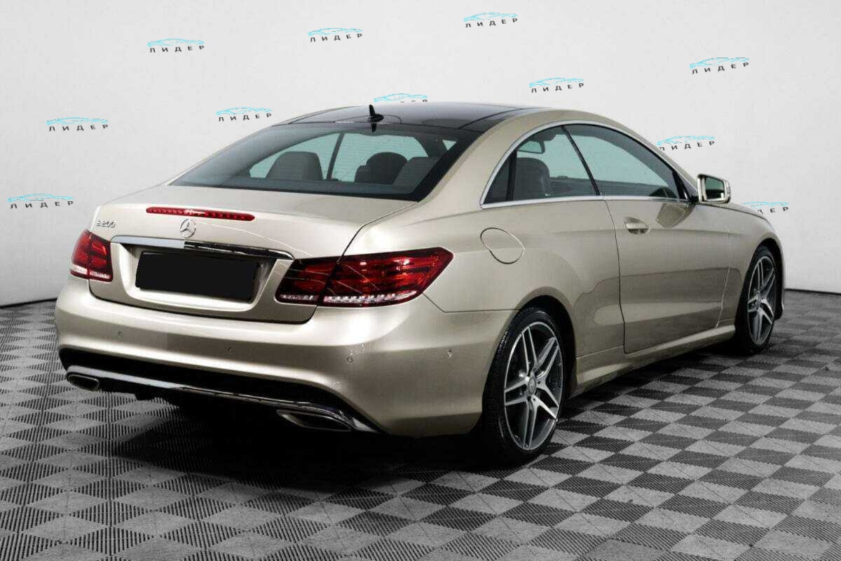 Б/У Мерседес-Бенц Е-Класс 2015 года. Фото: #4