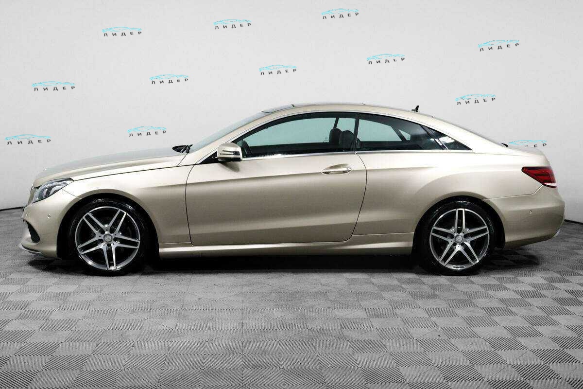Б/У Мерседес-Бенц Е-Класс 2015 года. Фото: #6