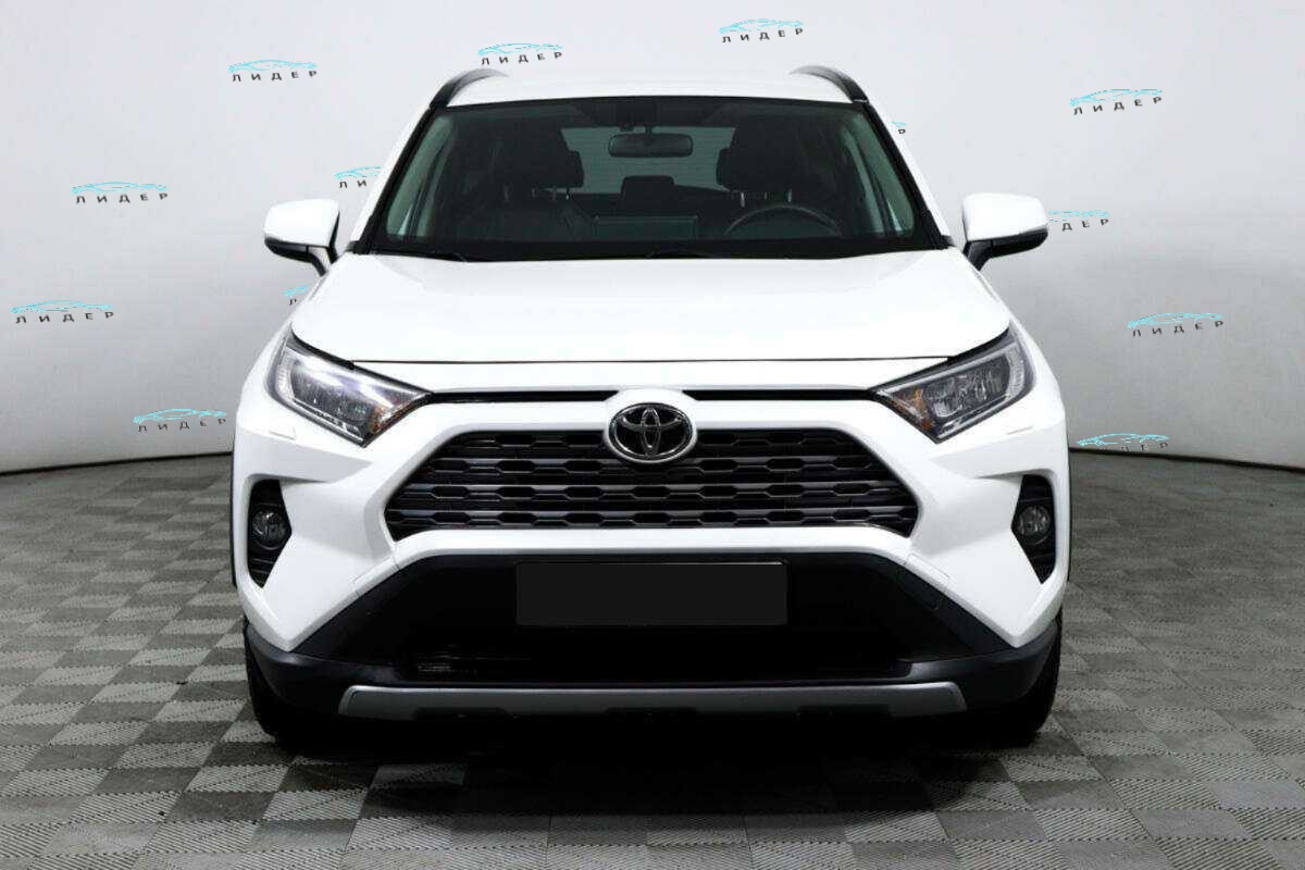 Б/У Тойота Рав4 2020 года. Фото: #1
