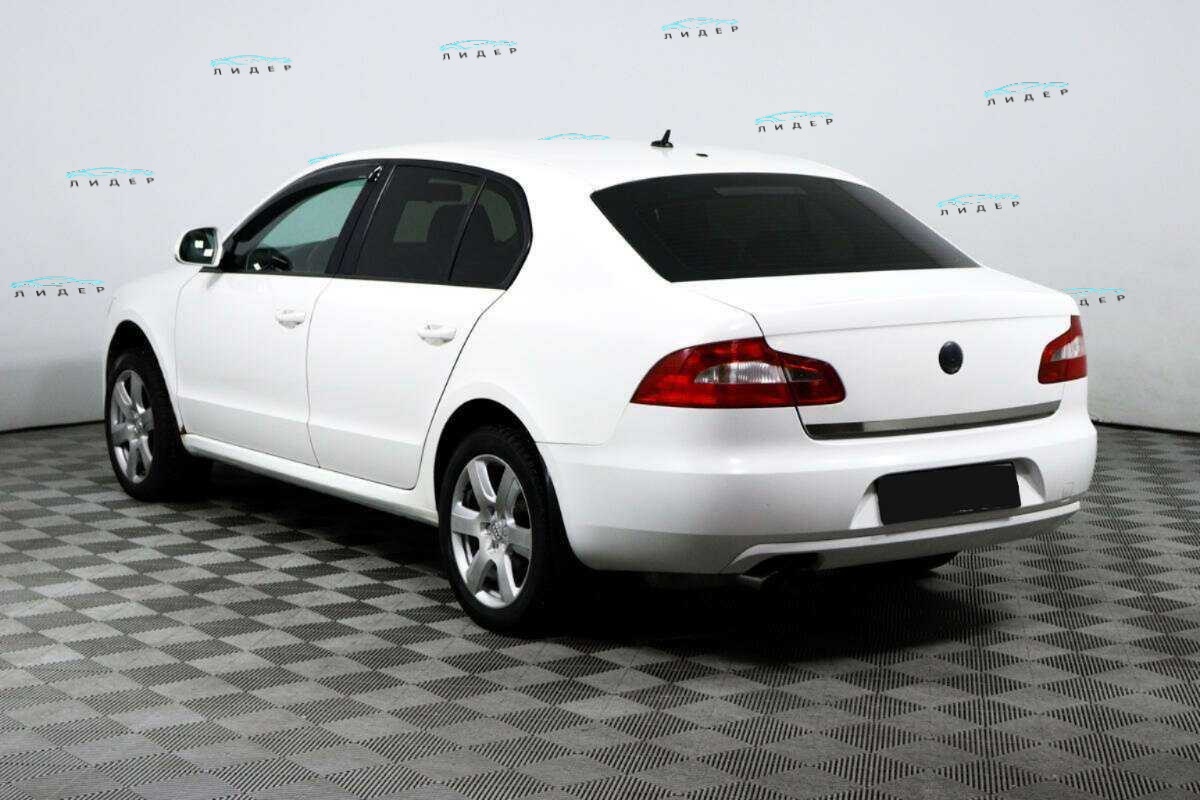 Б/У Шкода Суперб 2011 года. Фото: #6