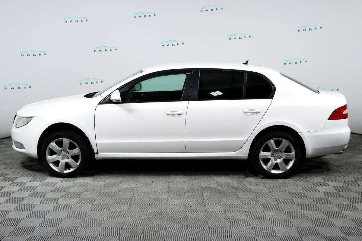 Б/У Шкода Суперб 2011 года. Фото: #7