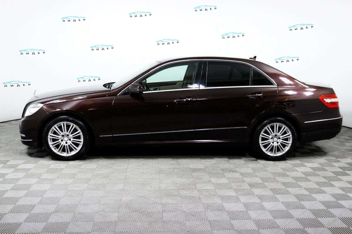 Б/У Мерседес-Бенц Е-Класс 2011 года. Фото: #6