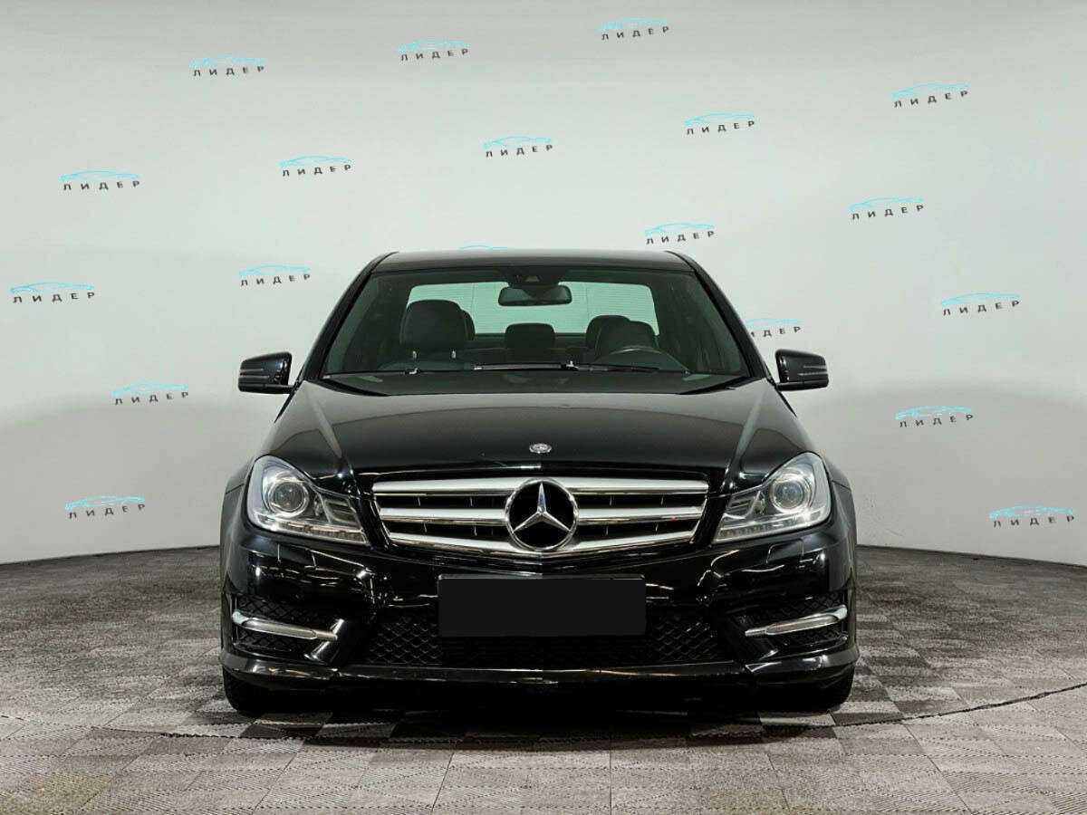 Б/У Мерседес-Бенц Ц-Класс 2012 года. Фото: #1