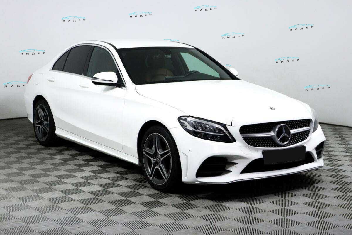 Б/У Мерседес-Бенц Ц-Класс 2018 года. Фото: #2