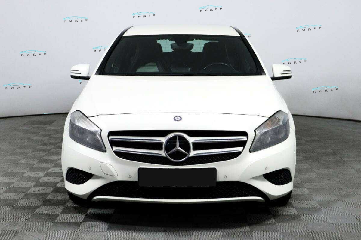 Б/У Мерседес-Бенц А-Класс 2013 года. Фото: #1