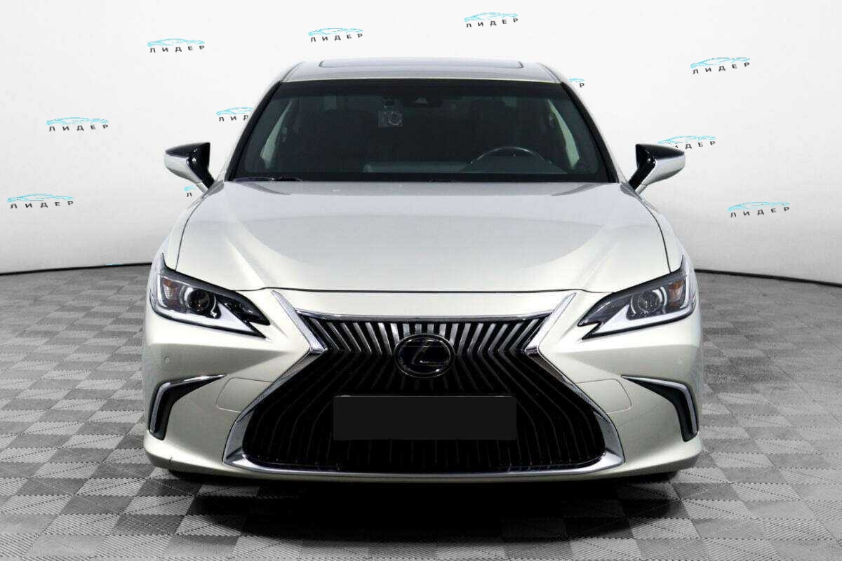 Б/У Лексус ЕС 2018 года. Фото: #1