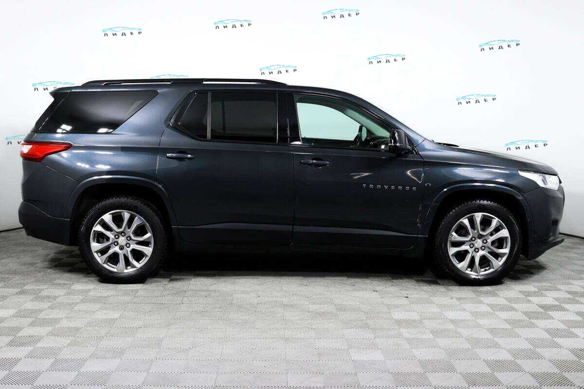 Б/У Шевроле Трэверс 2019 года. Фото: #3