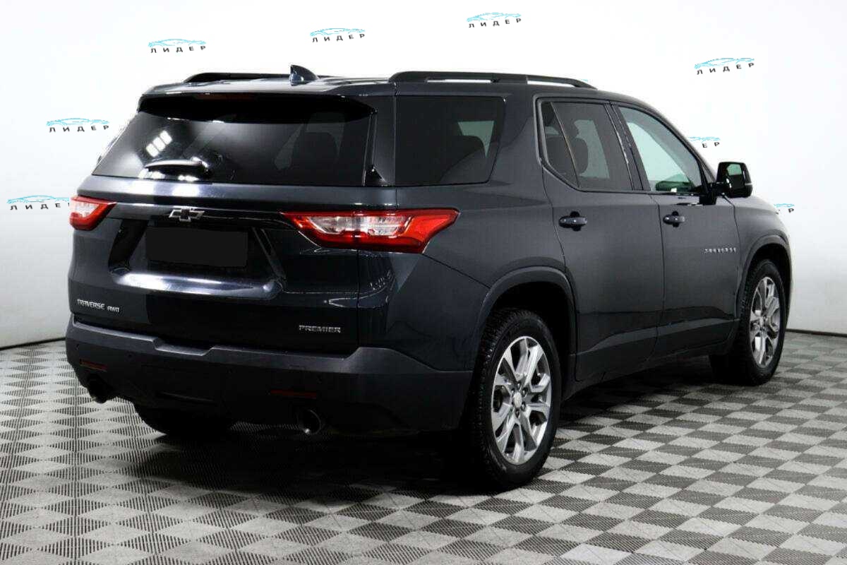 Б/У Шевроле Трэверс 2019 года. Фото: #4