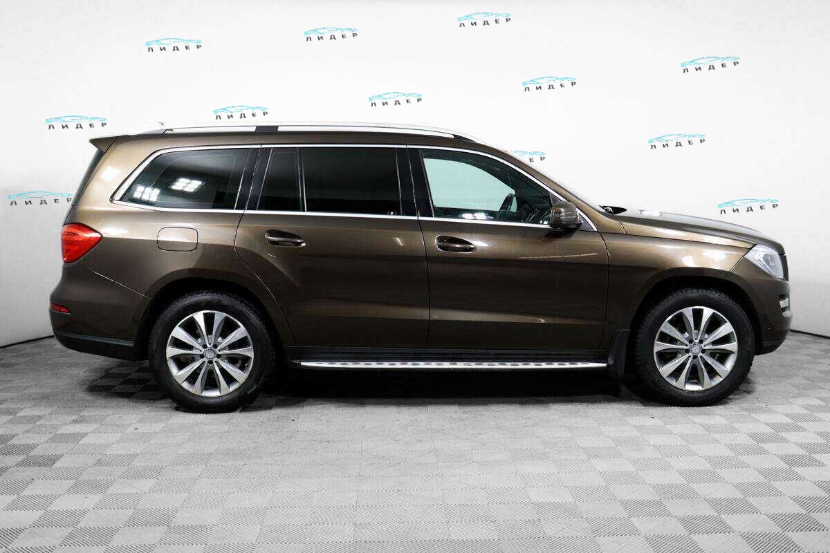 Б/У Мерседес-Бенц ГЛ-Класс 2015 года. Фото: #3