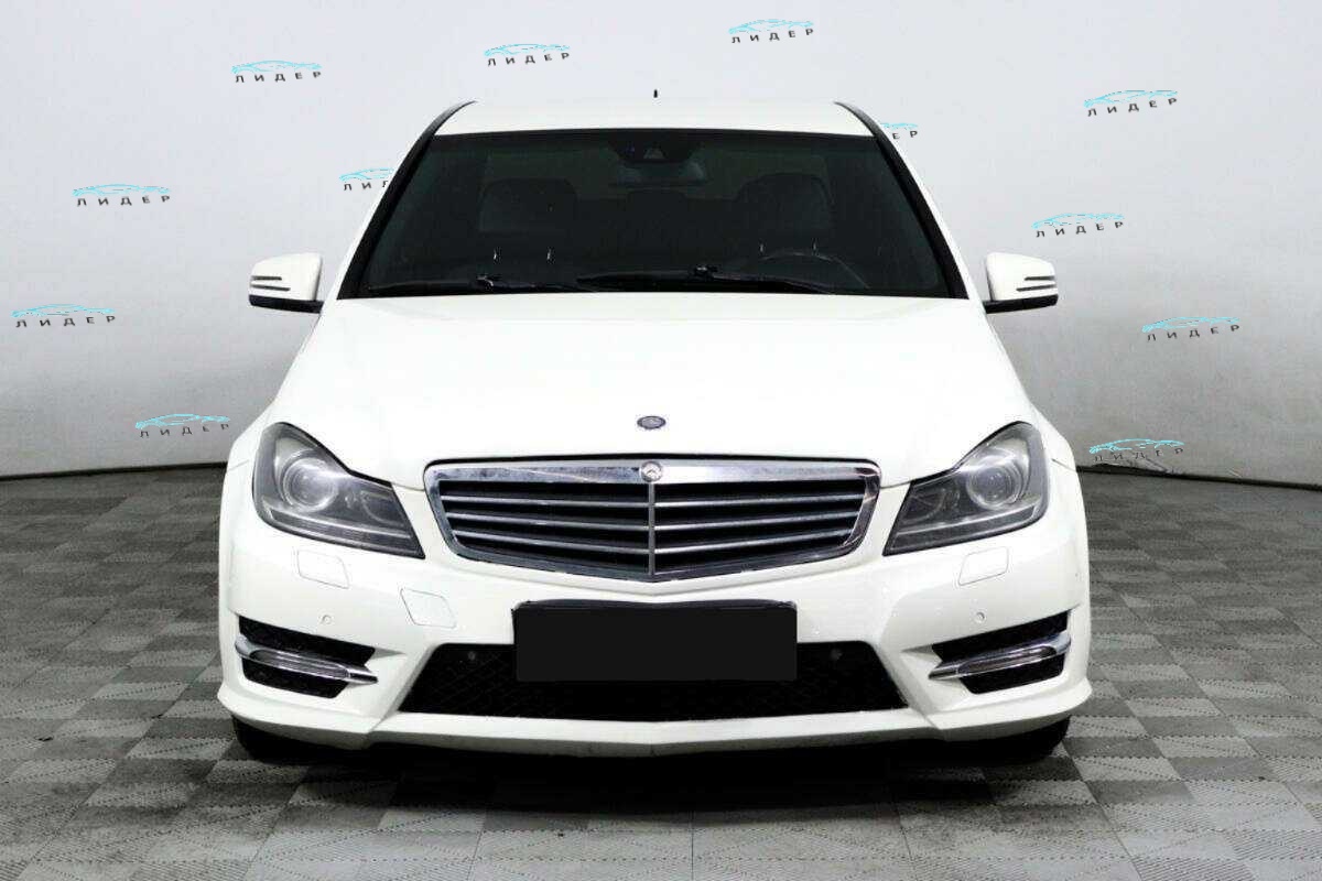 Б/У Мерседес-Бенц Ц-Класс 2011 года. Фото: #1