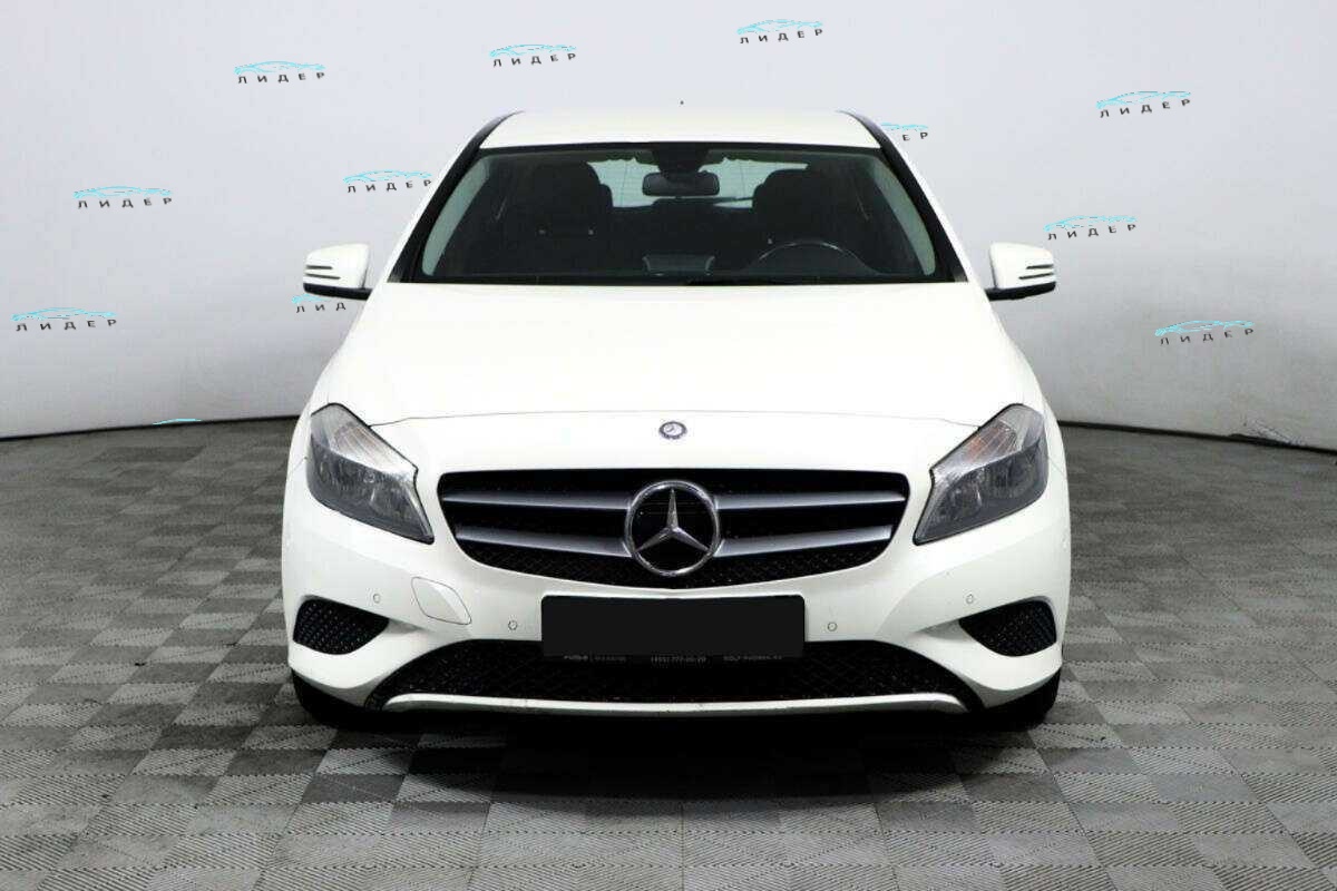 Б/У Мерседес-Бенц А-Класс 2014 года. Фото: #1