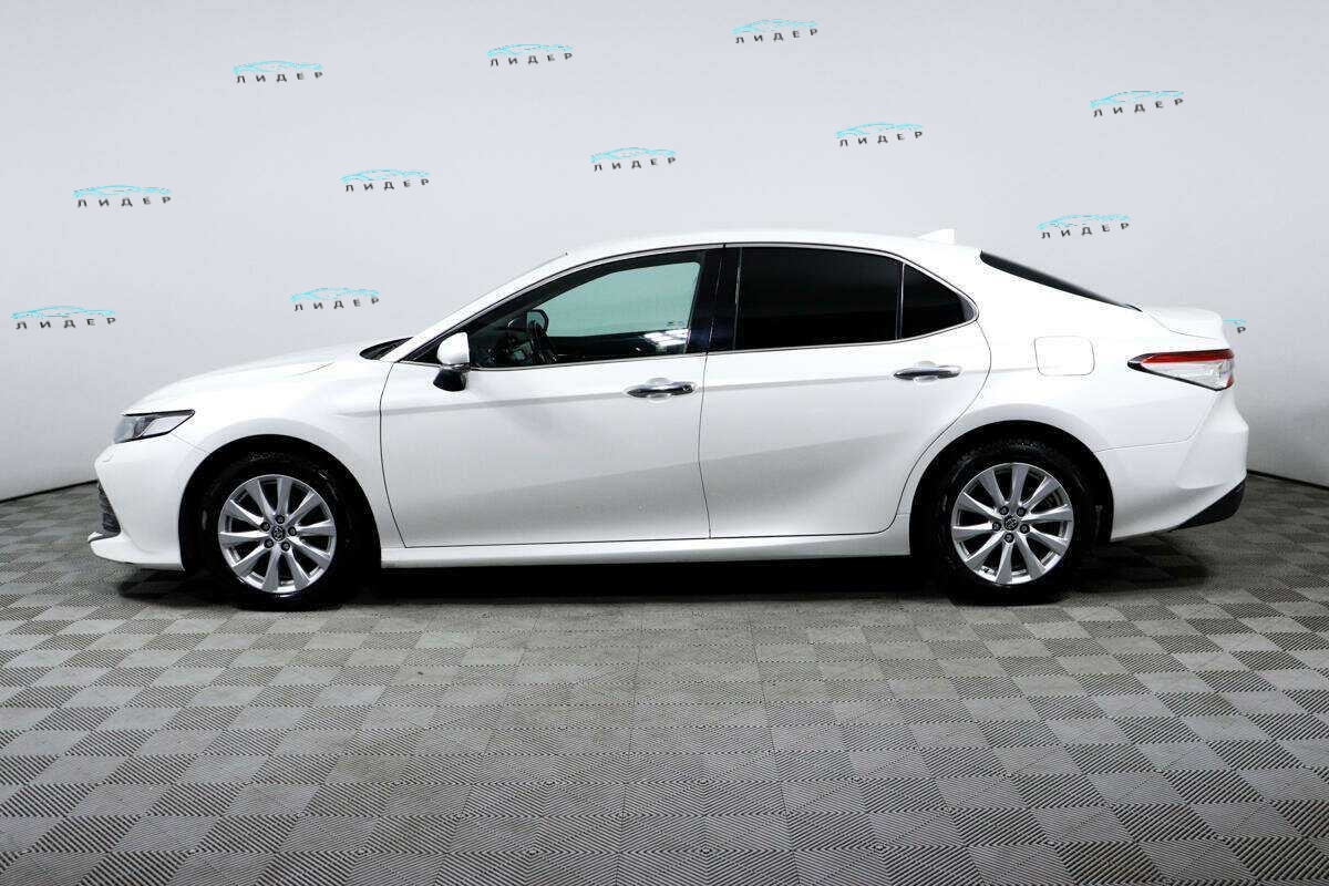 Б/У Тойота Камри 2019 года. Фото: #7