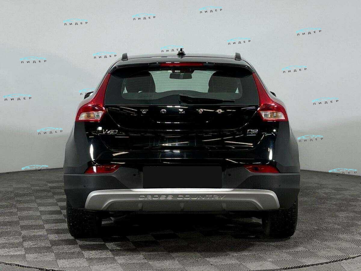 Б/У Вольво В40 Кросс Кантри 2017 года. Фото: #4