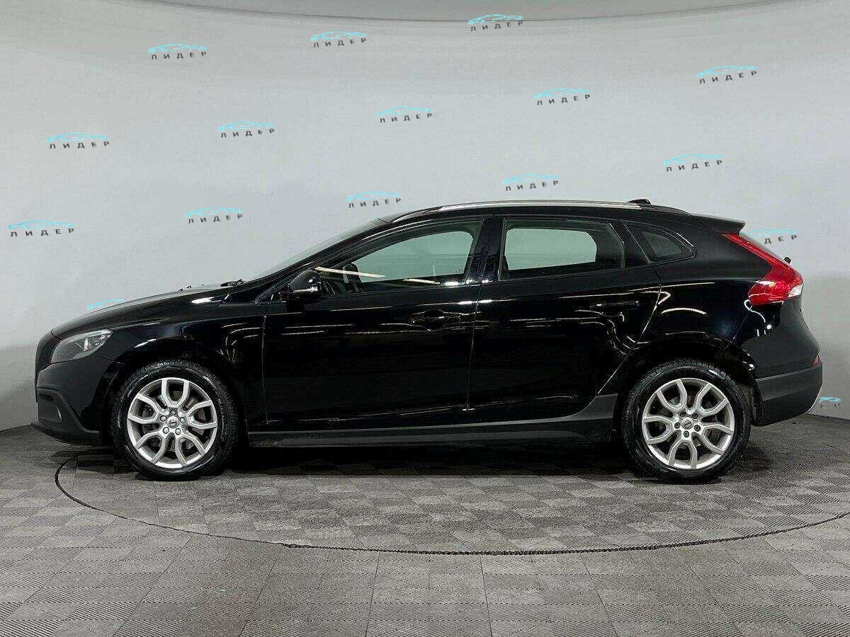 Б/У Вольво В40 Кросс Кантри 2017 года. Фото: #6