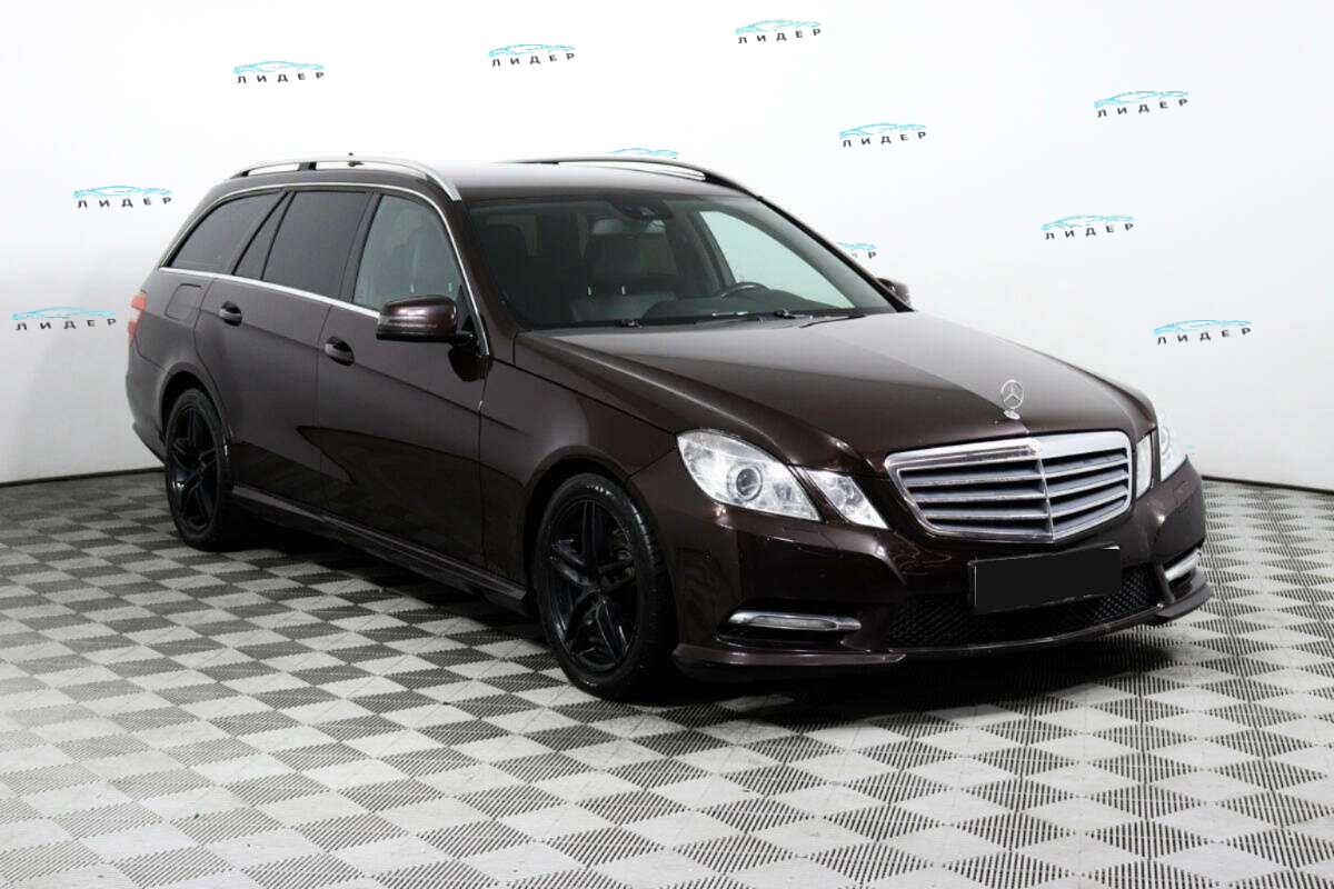 Б/У Мерседес-Бенц Е-Класс 2012 года. Фото: #2