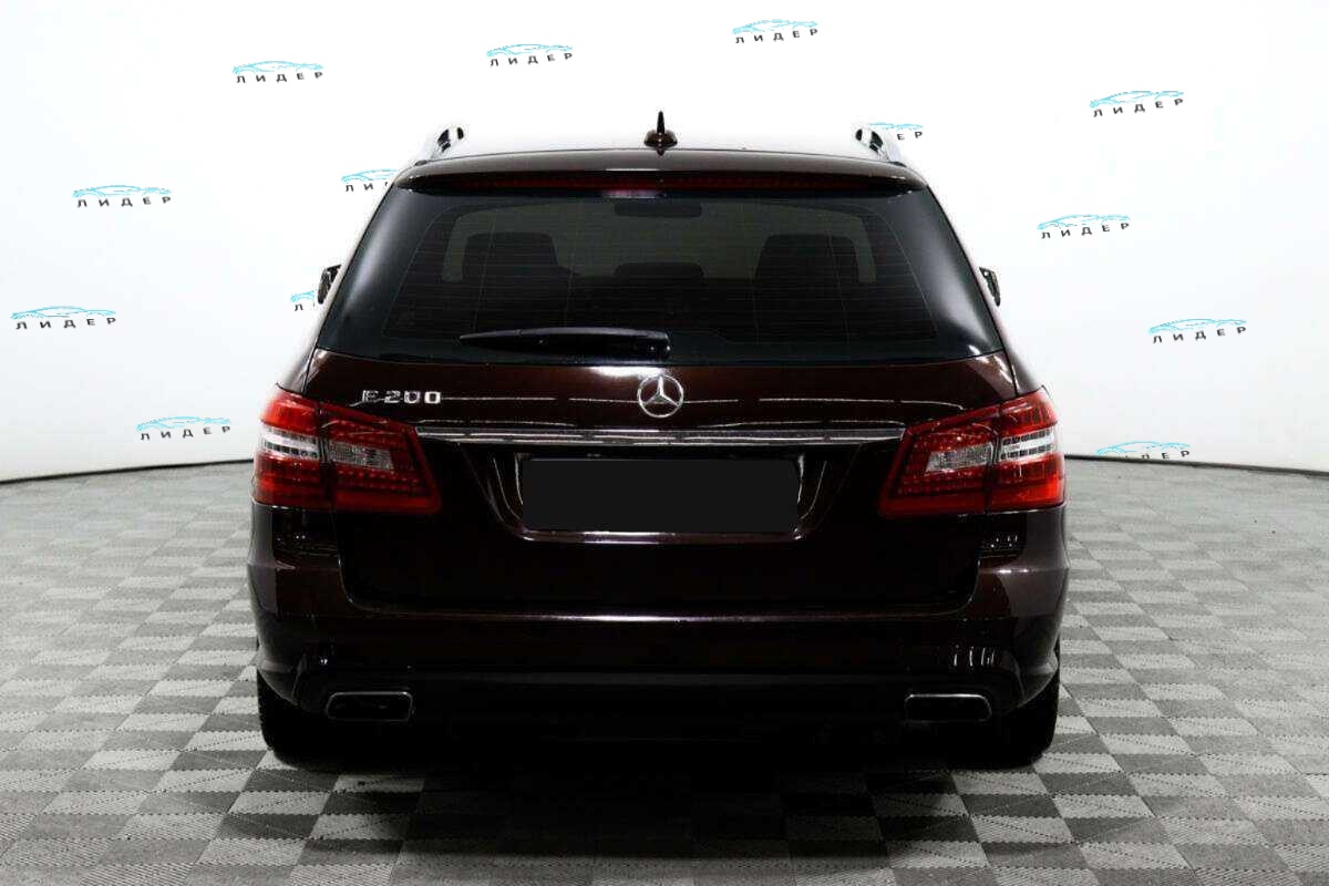 Б/У Мерседес-Бенц Е-Класс 2012 года. Фото: #5