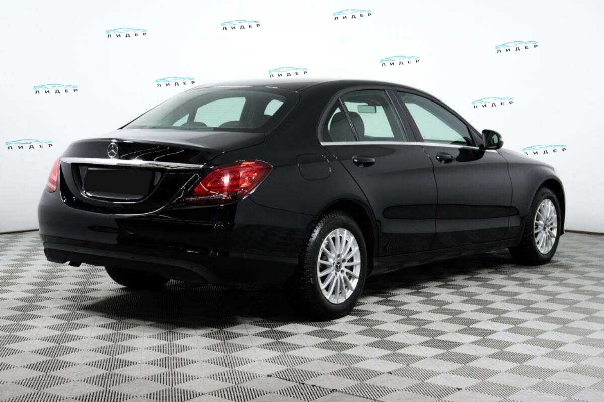Б/У Мерседес-Бенц Ц-Класс 2018 года. Фото: #4