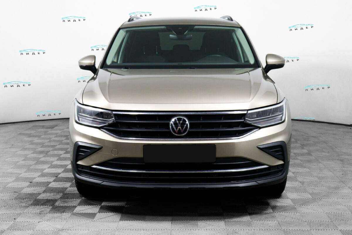 Б/У Фольксваген Тигуан 2021 года. Фото: #1