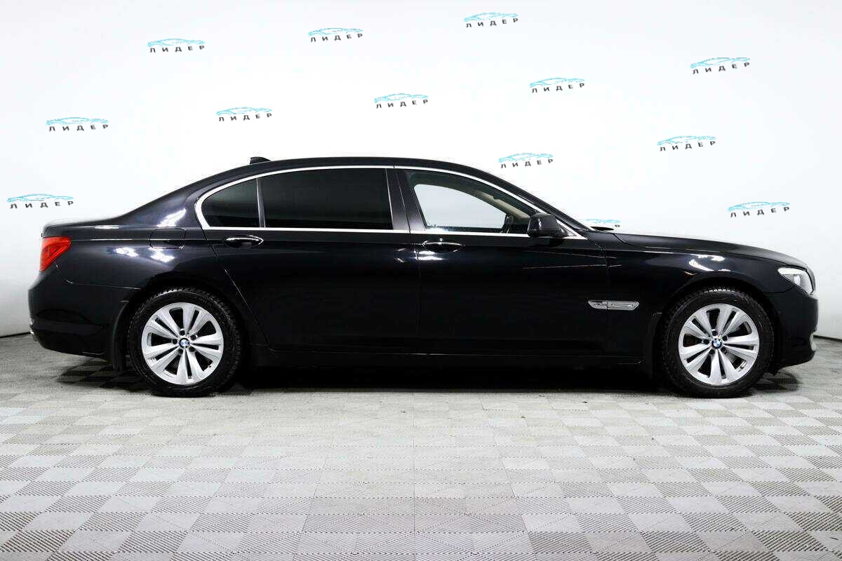 Б/У БМВ 7 серии 2011 года. Фото: #2