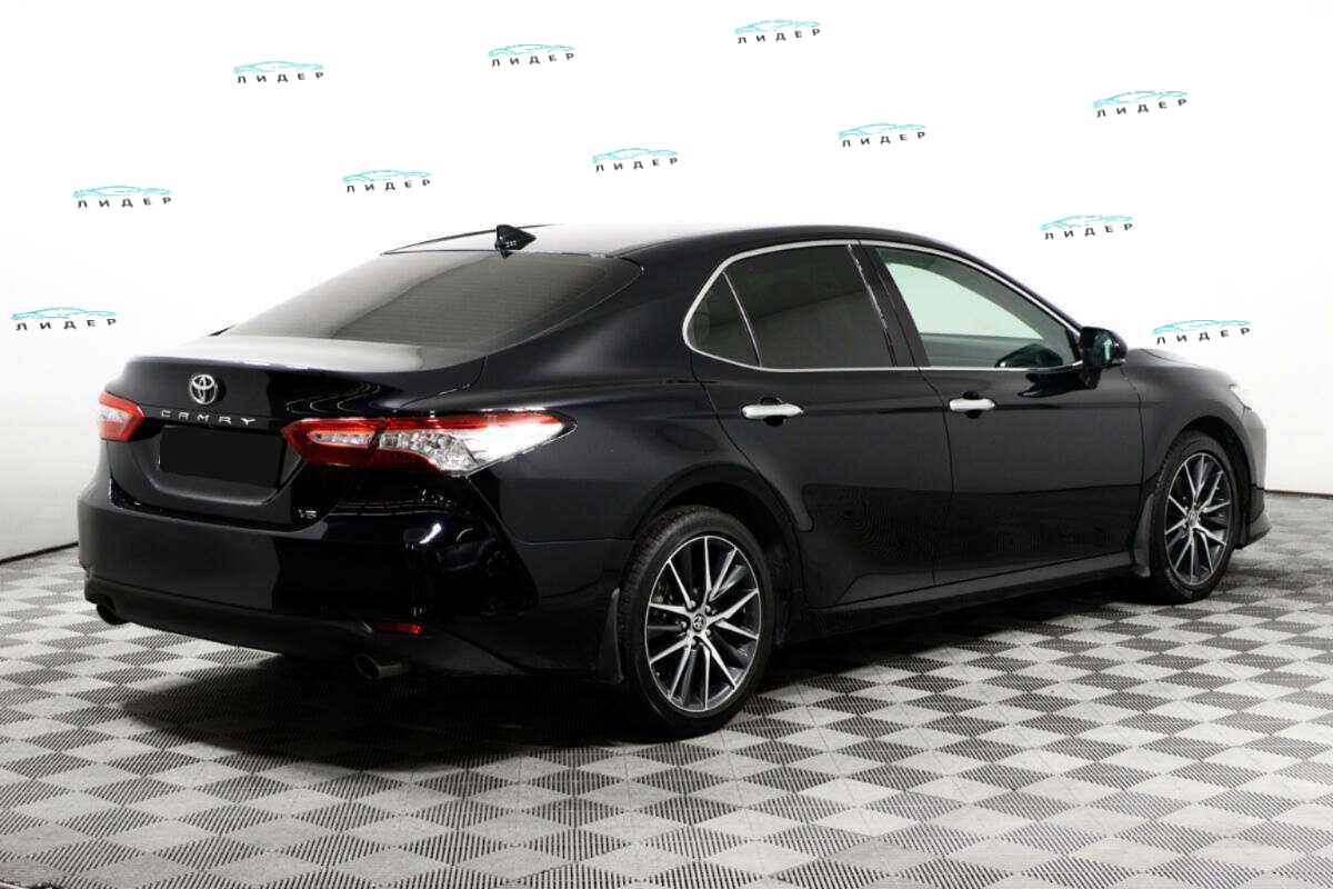 Б/У Тойота Камри 2021 года. Фото: #4