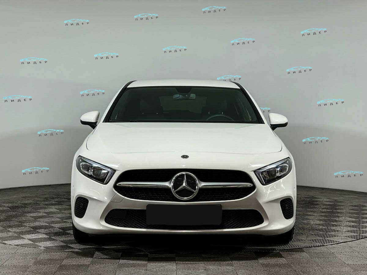 Б/У Мерседес-Бенц А-Класс 2018 года. Фото: #1