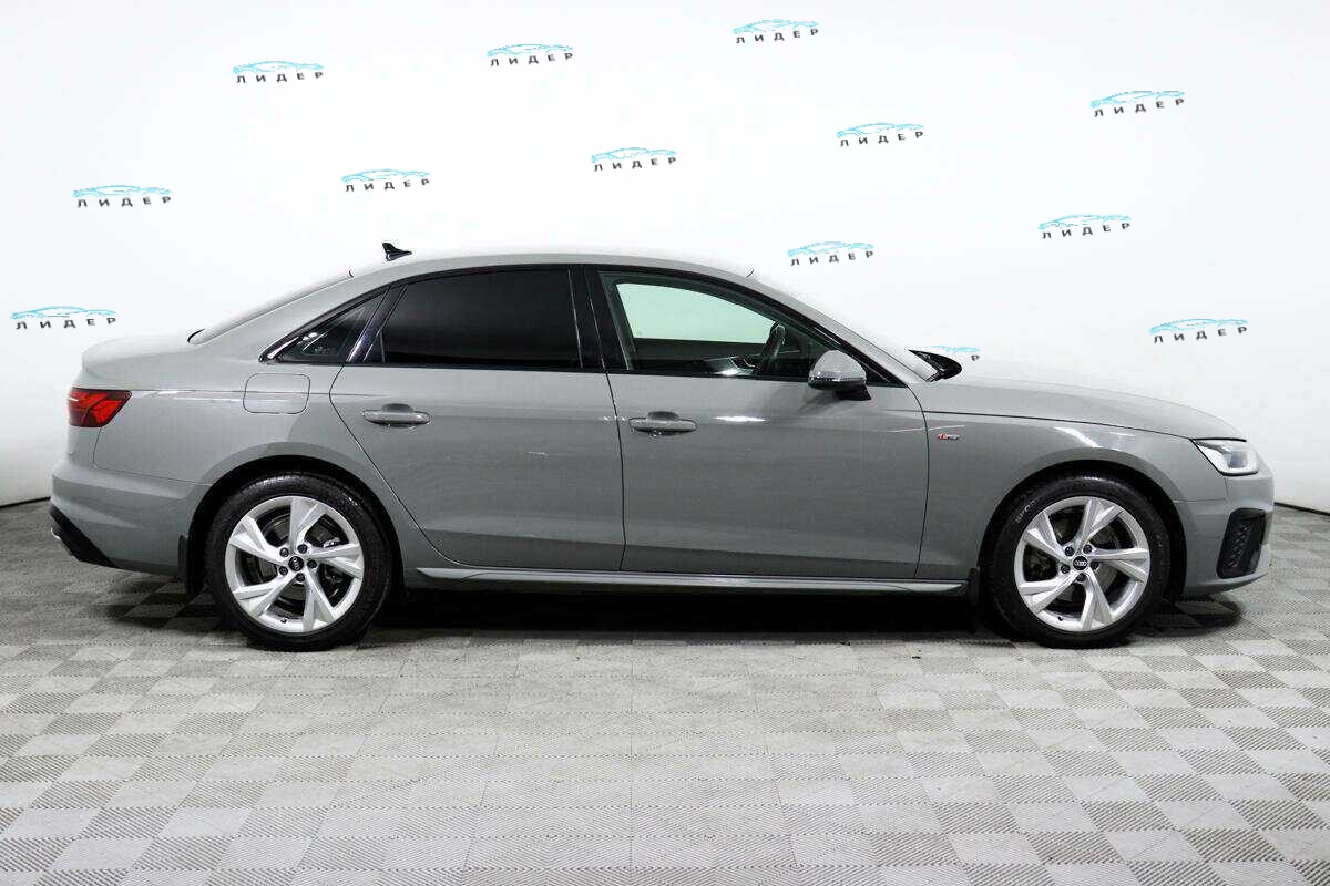 Б/У Ауди А4 2021 года. Фото: #3