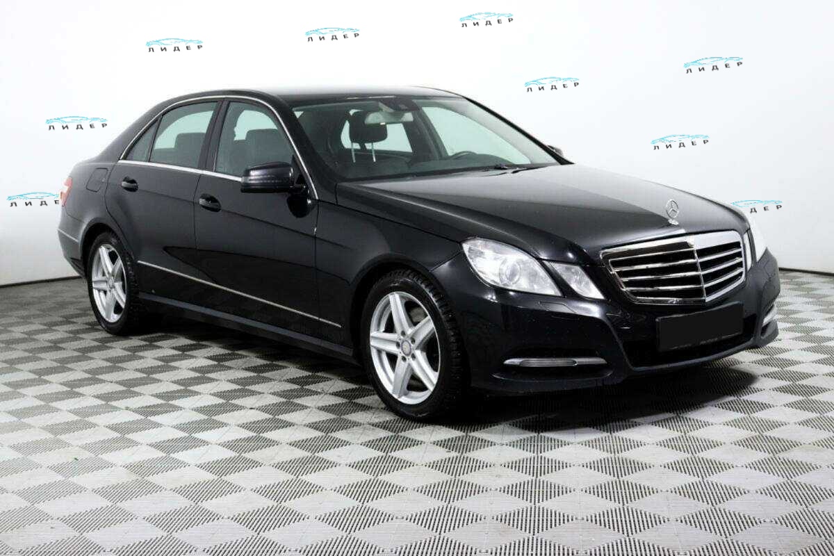 Б/У Мерседес-Бенц Е-Класс 2012 года. Фото: #2