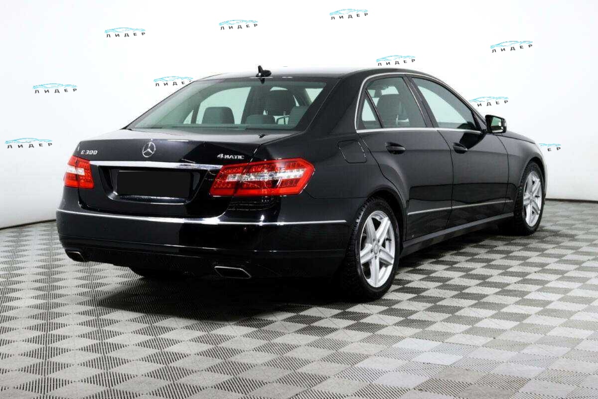 Б/У Мерседес-Бенц Е-Класс 2012 года. Фото: #4