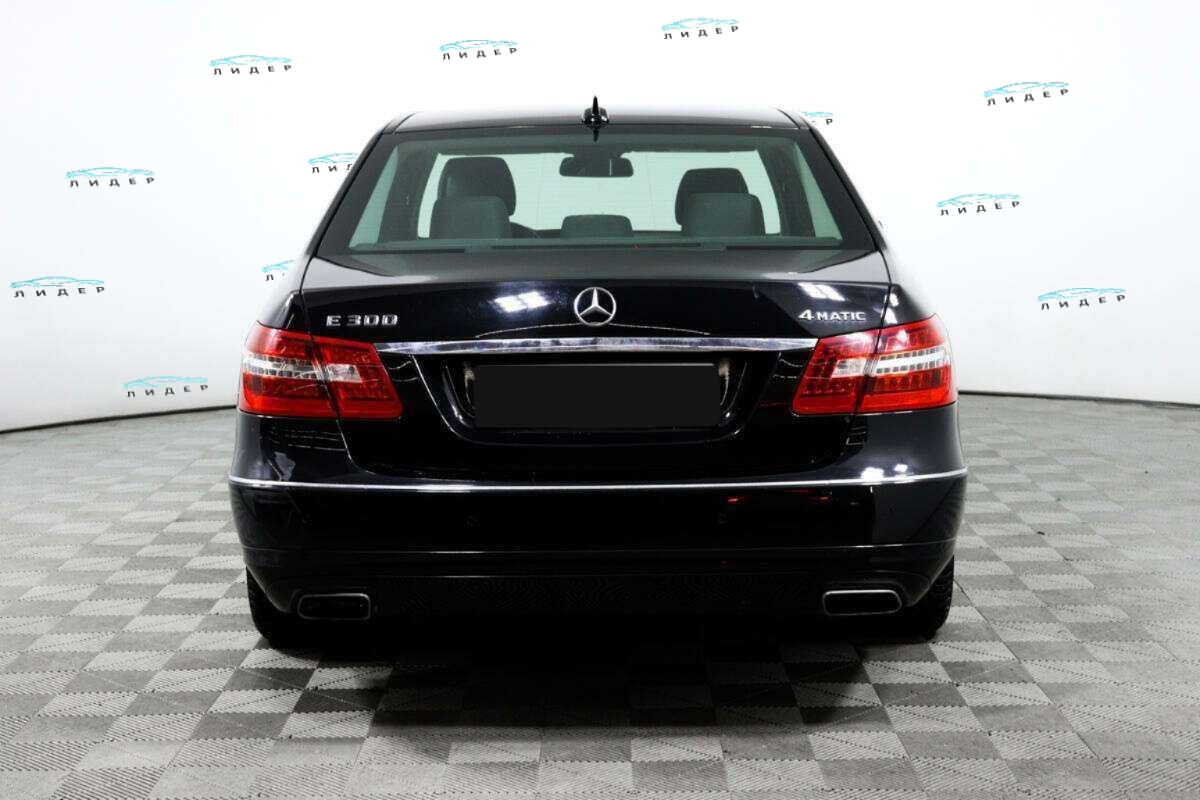 Б/У Мерседес-Бенц Е-Класс 2012 года. Фото: #5
