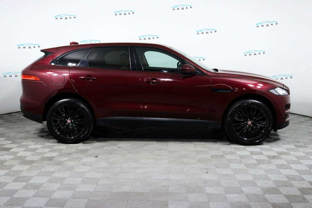 Б/У Ягуар Ф-Пэйс 2016 года. Фото: #3